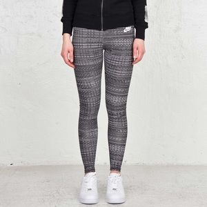 NIKE Leg-A-See Leggings